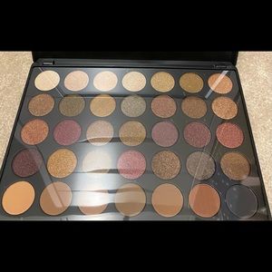 Morphe eyeshadow palette!